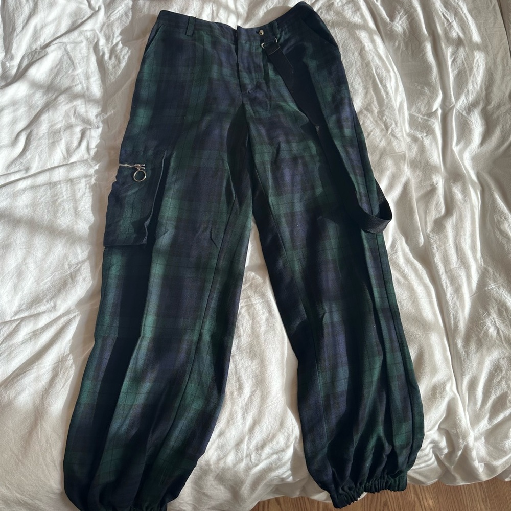 Plaid cargo joggers